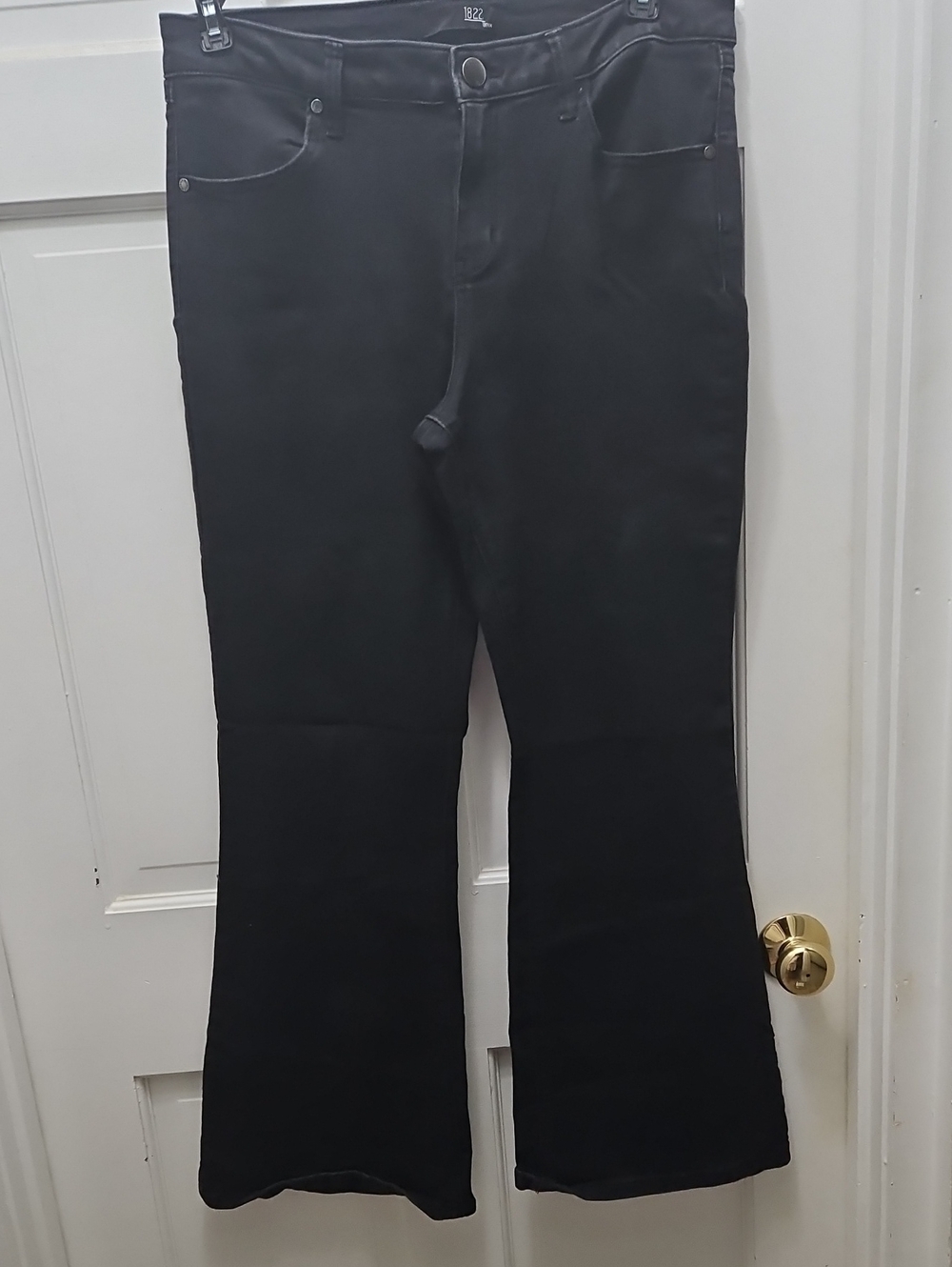 1822 Classic Black Women's Flared Jeans